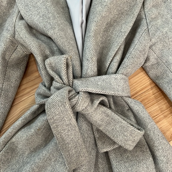Ann Taylor Wrap Belted Herringbone Coat! - Picture 3 of 3